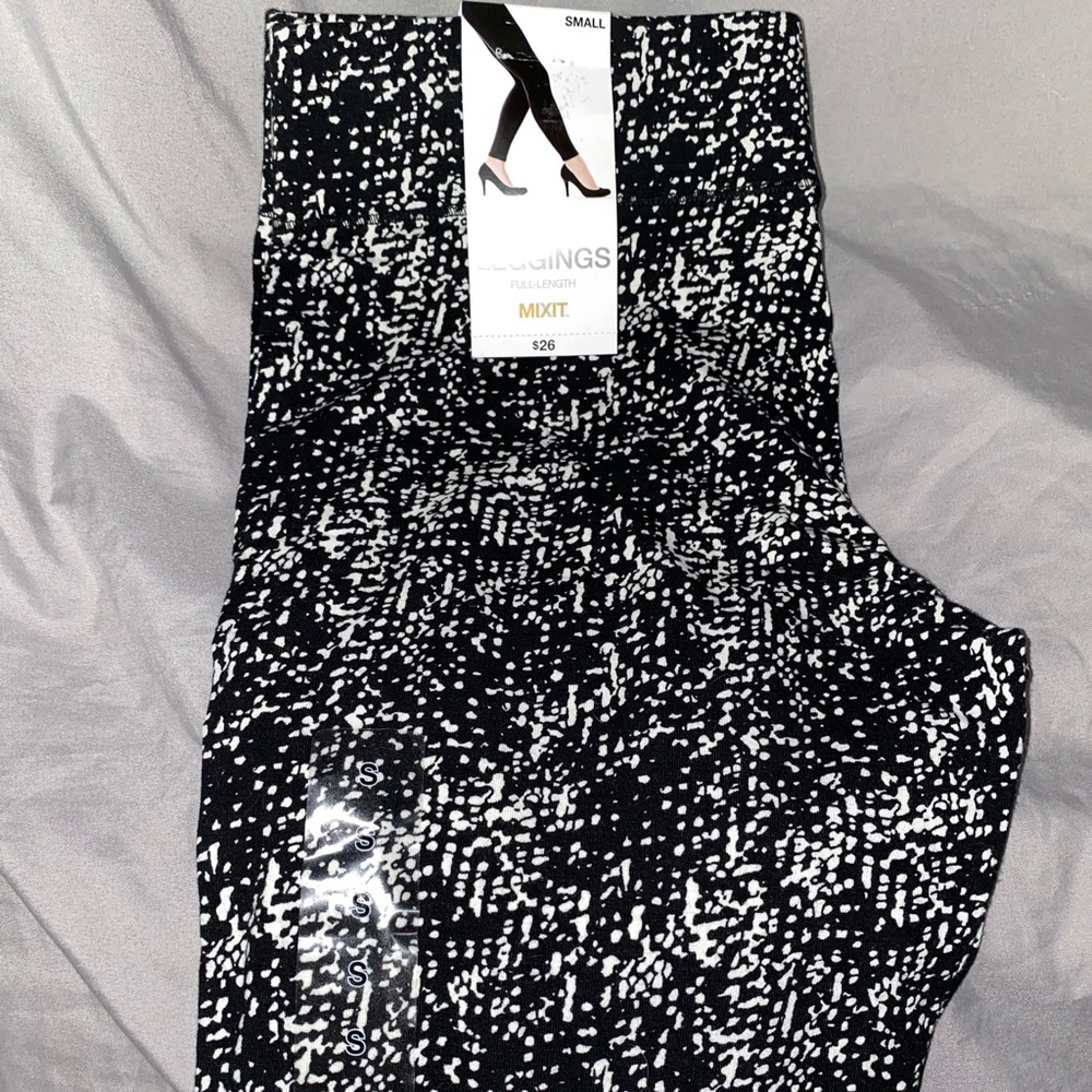 Black & White printed leggings